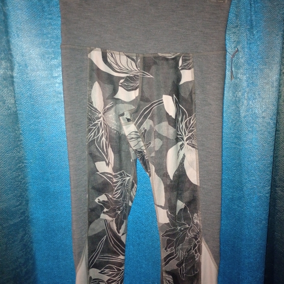 (XS) Athleta Chaturanga Tropical Flow Soft Leggings - Picture 4 of 5